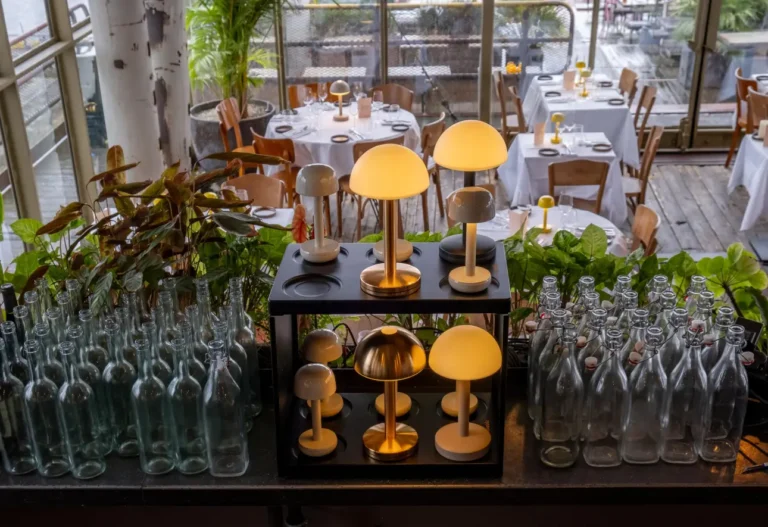 How to Maintain Rechargeable Table Lamps in Restaurants